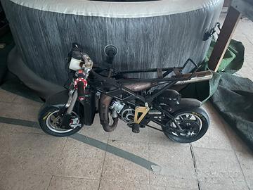 Minimoto blata a liquido