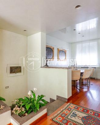 VILLA ESCLUSIVA CON GIARDINO E BOX - MILANO EST