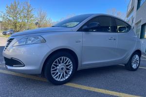Lancia Ypsilon 1.2 69 CV 5 porte*Neopatentati*Cerc