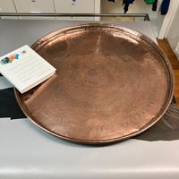 Tavolino in rame martellato a mano