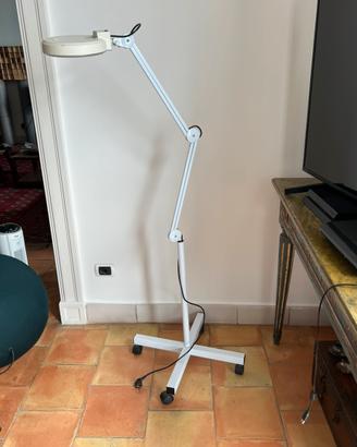 Magnifying Lamp