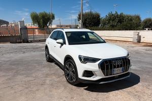 AUDI Q3 40 TDI quattro S tronic Business Advanced