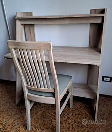 Scrivania massiccia nuova con sedia