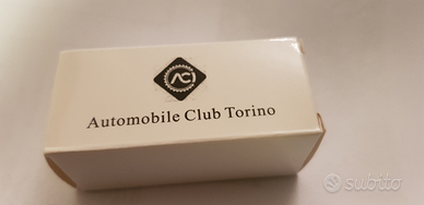 Caricabatterie per cellulare da auto