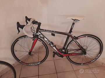 Bici corsa Olmo in carbonio misura s 53