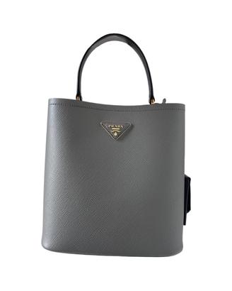 Prada panier media