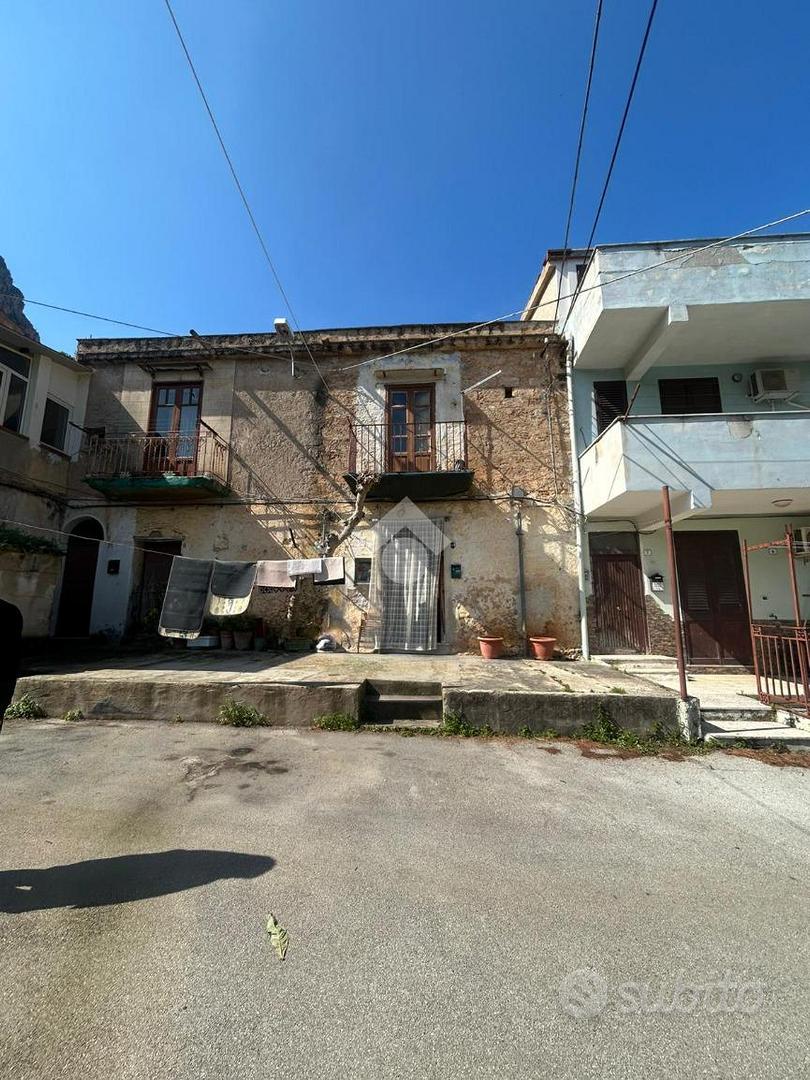 2 LOCALI A PALERMO - Vista 2