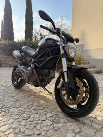 Ducati monster 696