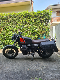 Guzzi V7II 2015, nero arancione