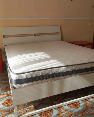 Letto Matrimoniale con Materasso