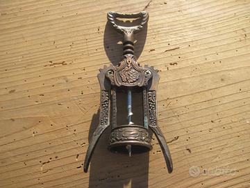 vecchio cavatappi lavorato