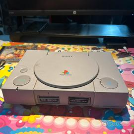 PlayStation 1 + Controller e 1 gioco