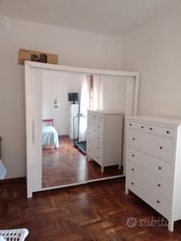 Armadio con ante scorrevoli a specchio