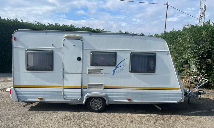 Roulotte Burstner 4363