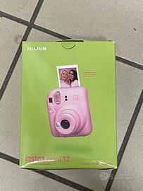 Instax mini 12 colore Blossom Pink