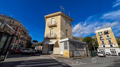 3 LOCALI A FORMIA