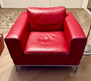 Divano, poltrona e pouf in pelle rossa