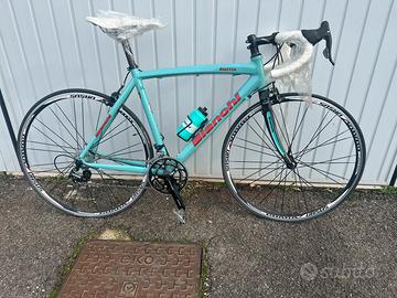 Bicicletta da strada NUOVA