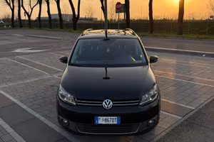 Volkswagen Touran 7 posti - 1.6 Tdi