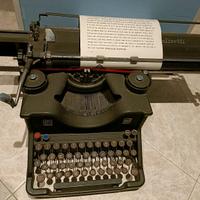 macchina da scrivere olivetti