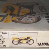 Modellino moto Kenny Roberts