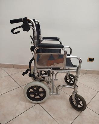 vedo sedia a rotelle usata.