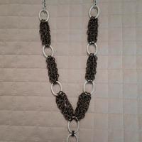 Collana lunga in chainmaille grigio/argento
