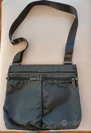 Borsa Prada nera a tracolla