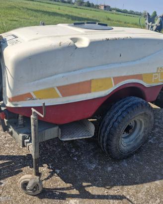 Atomizzatore 1000 lt con timone sterzante