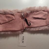 Guanti nuovi con cartellino 