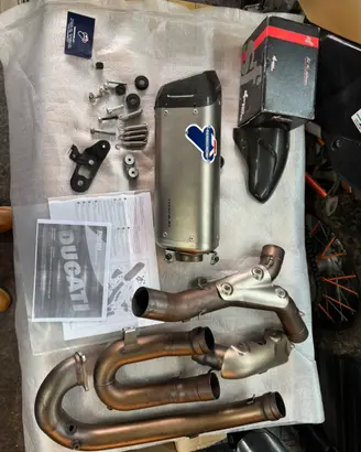 TERMIGNONI COMPLETO- HYPERMOTARD 950