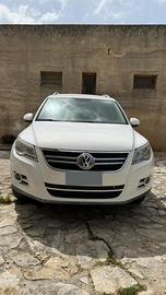 AUTO WOLKSWAGEN TIGUAN