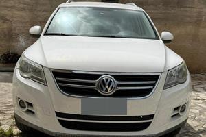 AUTO WOLKSWAGEN TIGUAN