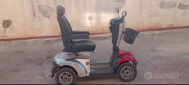 Scooter elettrico per anziani e disabili