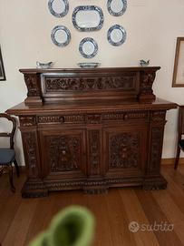 Credenza stile Rinascimentale, colore noce, misure