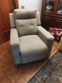 poltrona reclinabile elettrica