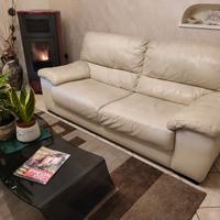 Divano a tre posti in pelle