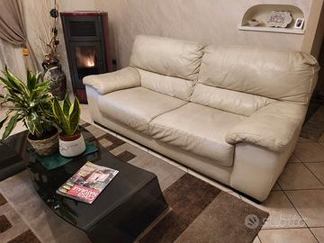 Divano a tre posti in pelle