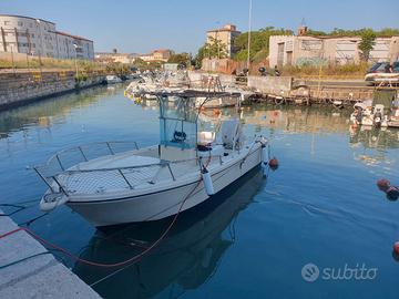 barca gs 18 all'ormeggio 