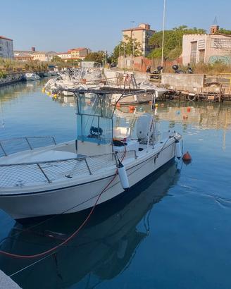 barca gs 18 all'ormeggio 