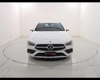 MERCEDES-BENZ CLA 180 d Automatic Premium