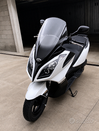 Scooter Downtown 300abs
