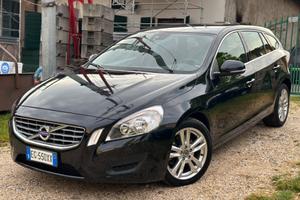 Volvo V60 D2 1.6 MOMENTUM KMCERT GARANZ UNICOPR