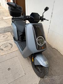 Scooter elettrico NQIX300