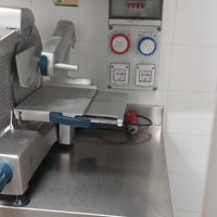 affettatrice verticale professionale NOAW
