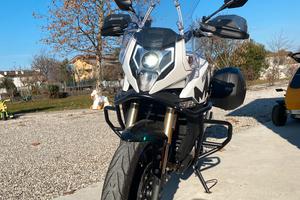 CF Moto 650 MT