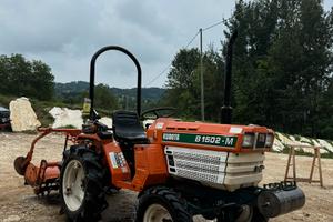 Kubota B1502-M con fresa