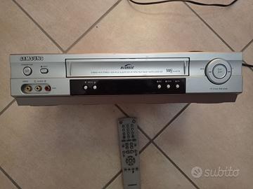 Lotto VHS + Videoregistratore "Samsung"