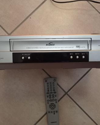 Lotto VHS + Videoregistratore "Samsung"