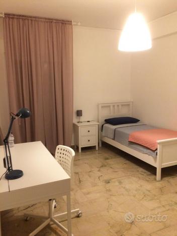 Camere a studentesse via mariano stabile